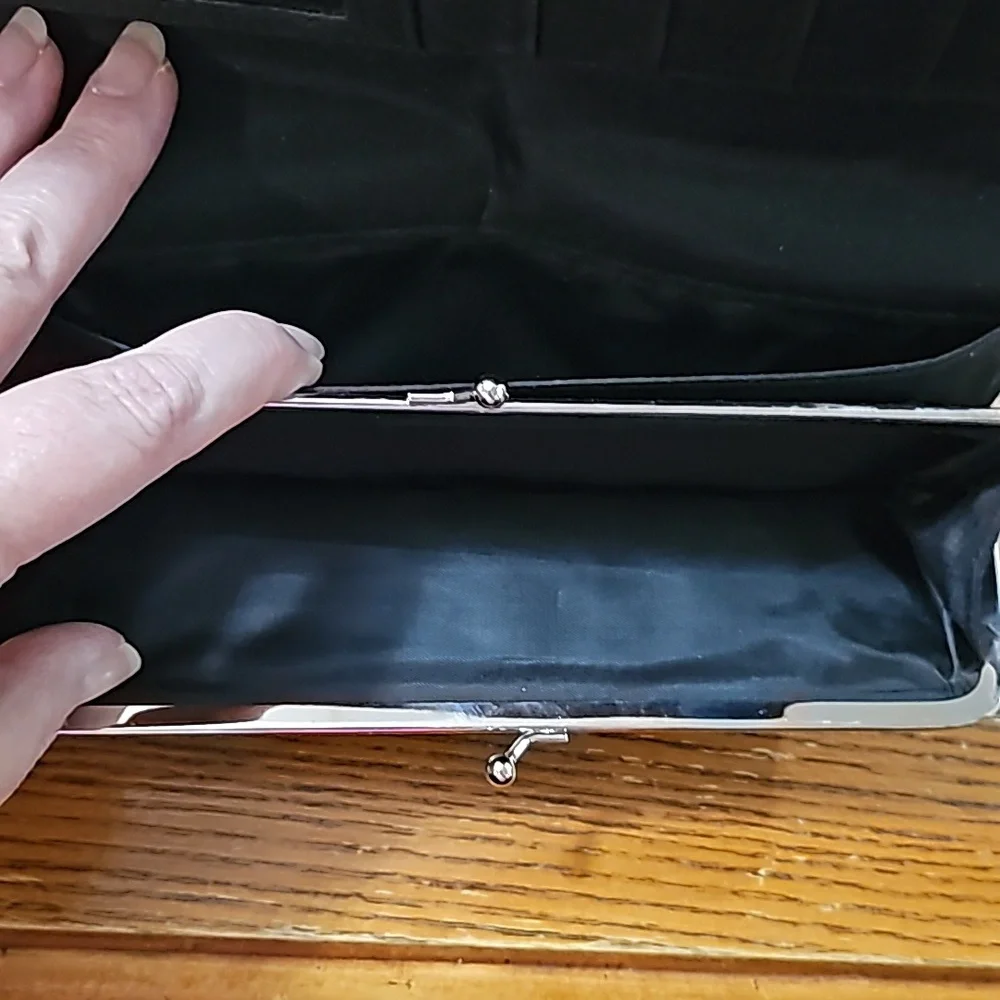 Large grayish black wristlet - Picture 3 of 4